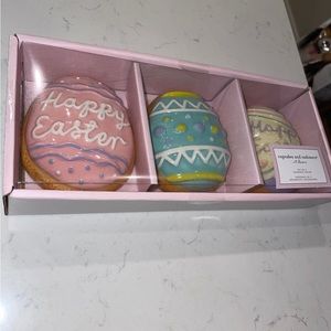 New Easter Cupcakes and Cashmere Donuts Decor